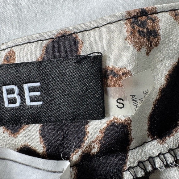 DO + BE Skirt Women’s Small Animal Print Fully Pleated Flowy Maxi silky - Picture 9 of 10